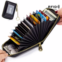 Casual style multi-compartment zipper wallet: Cards and loose change are neatly sorted