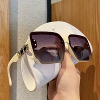 UV400 protective sunglasses can protect against ultraviolet rays and easily control various wearing styles. Cross-border explosions are discounted in 