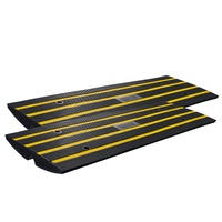 VEVOR Curb Ramp, 2 Pack, 6.5 cm Rise, Rubber Driveway Ramps, Heavy Duty 15 tons Weight Capacity Threshold Ramp, Curbside Bridge Ramps for Loading Dock